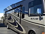 2015 Thor Motor Coach Outlaw Photo #5