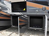2016 Thor Motor Coach Outlaw Photo #30
