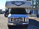15 Thor Motor Coach Outlaw