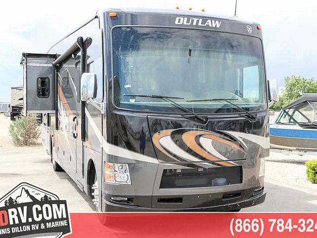 2016 Thor Motor Coach Outlaw Photo