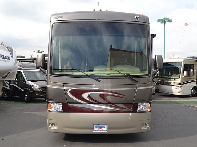 2015 Thor Motor Coach Palazzo Photo