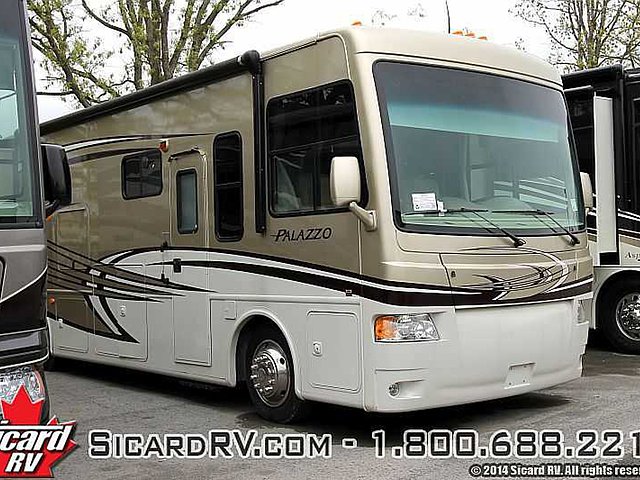 2013 Thor Motor Coach Palazzo Photo