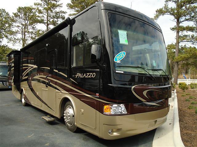 15 Thor Motor Coach Palazzo