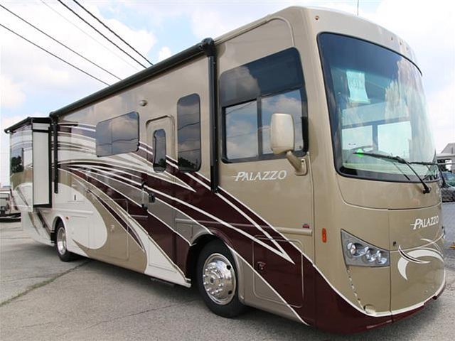 16 Thor Motor Coach Palazzo