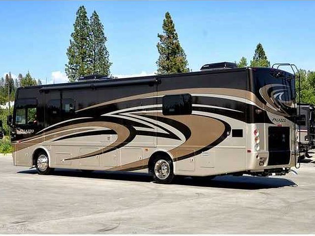 15 Thor Motor Coach Palazzo