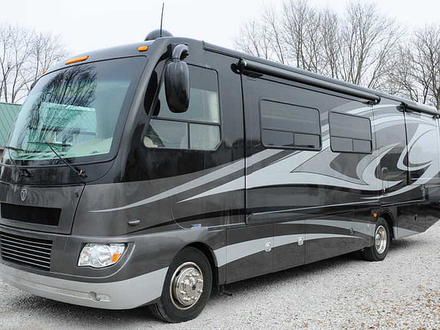 2012 Thor Motor Coach Serrano Photo