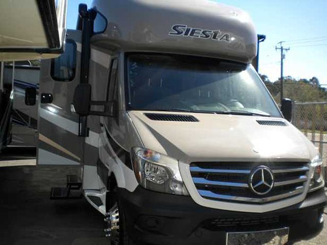 2015 Thor Motor Coach Siesta Photo