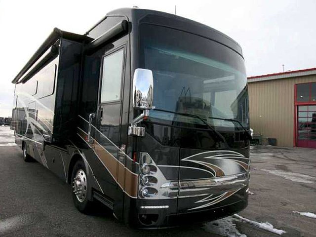2015 Thor Motor Coach Tuscany Photo