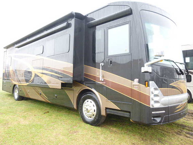 2015 Thor Motor Coach Tuscany Photo