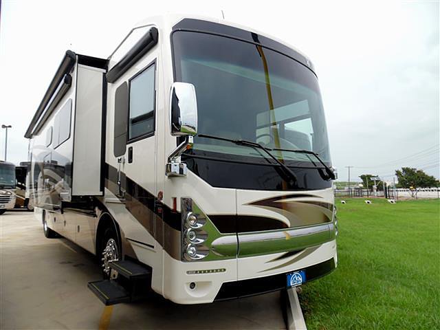 2015 Thor Motor Coach Tuscany Photo