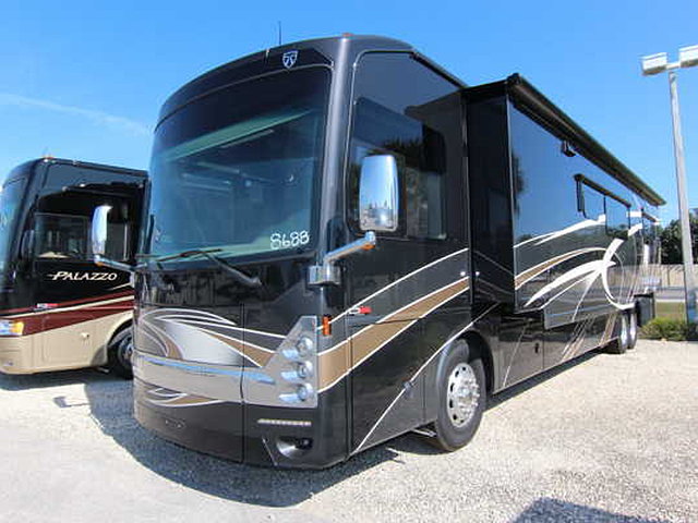 2015 Thor Motor Coach Tuscany Photo