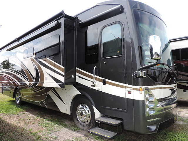 15 Thor Motor Coach Tuscany XTE