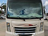 2015 Thor Motor Coach Vegas Photo #4