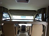 2015 Thor Motor Coach Vegas Photo #13