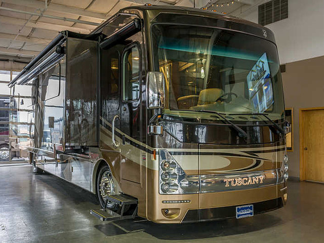 15 Thor Motor Coach Tuscany XTE