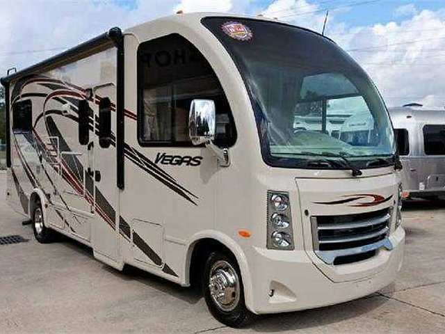 2015 Thor Motor Coach Vegas Photo