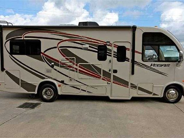 2015 Thor Motor Coach Vegas Photo