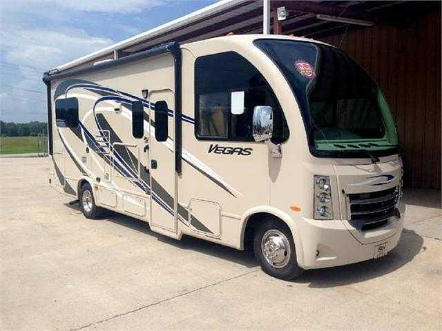 2015 Thor Motor Coach Vegas Photo