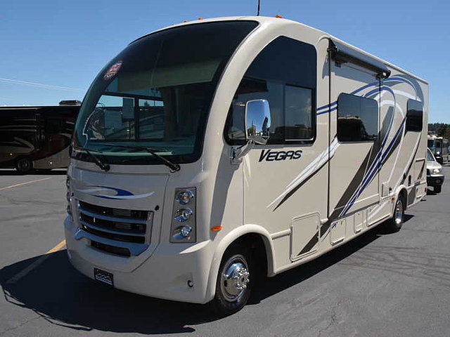 2015 Thor Motor Coach Vegas Photo