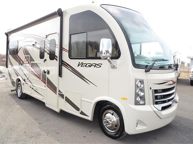 2015 Thor Motor Coach Vegas Photo
