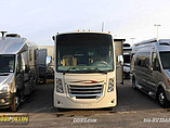 2015 Thor Motor Coach Vegas Photo #12