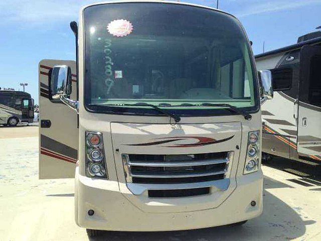 2015 Thor Motor Coach Vegas Photo