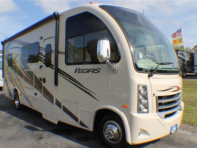 2015 Thor Motor Coach Vegas Photo