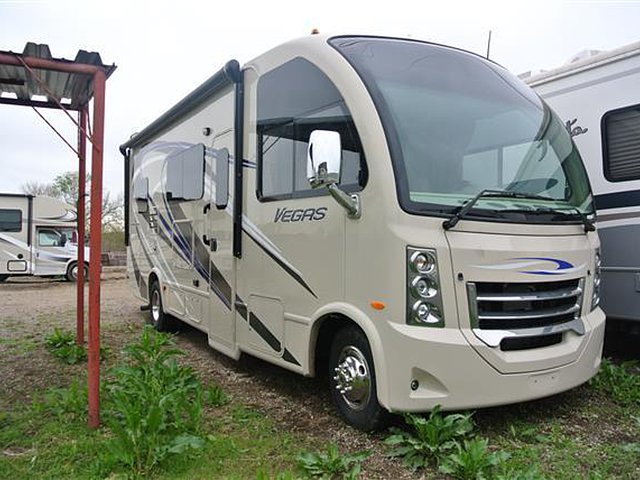 2015 Thor Motor Coach Vegas Photo