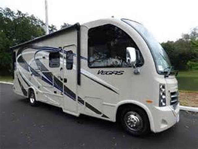 2015 Thor Motor Coach Vegas Photo