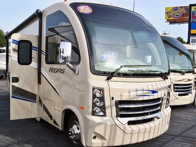 2015 Thor Motor Coach Vegas Photo