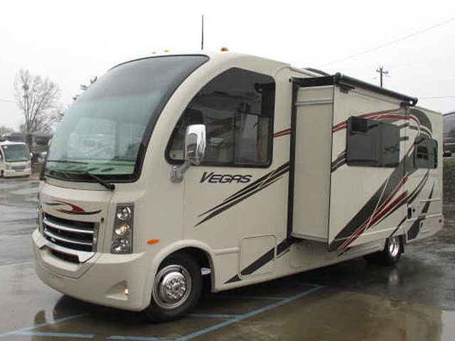 2015 Thor Motor Coach Vegas Photo