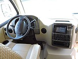 2015 Thor Motor Coach Vegas Photo #12