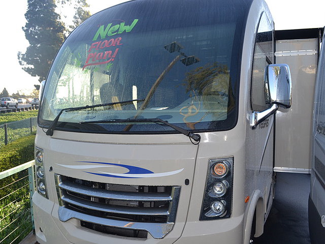 2015 Thor Motor Coach Vegas RUV Photo