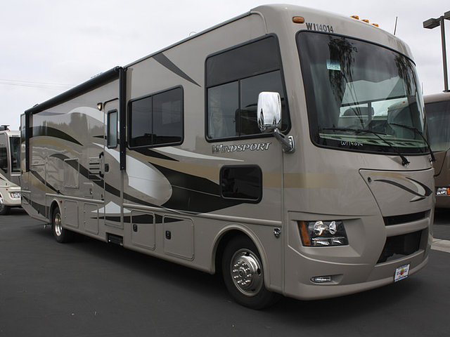 2014 Thor Motor Coach Windsport Photo