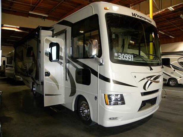 2015 Thor Motor Coach Windsport Photo
