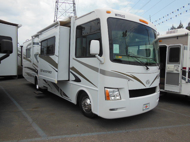 2011 Thor Motor Coach Windsport Photo