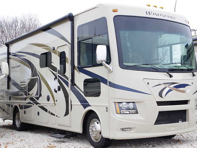 2015 Thor Motor Coach Windsport Photo