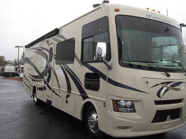 2015 Thor Motor Coach Windsport Photo
