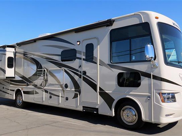 2015 Thor Motor Coach Windsport Photo