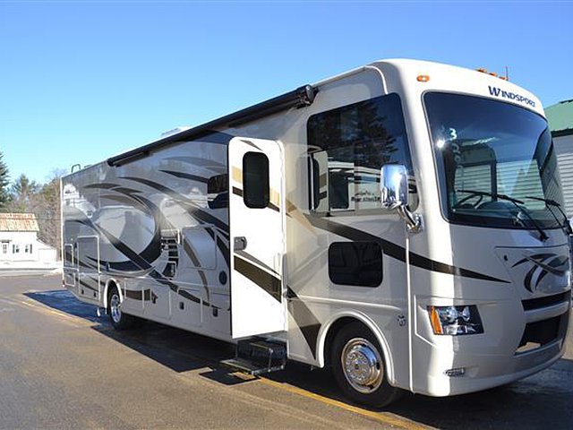 2015 Thor Motor Coach Windsport Photo