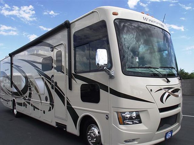 2015 Thor Motor Coach Windsport Photo