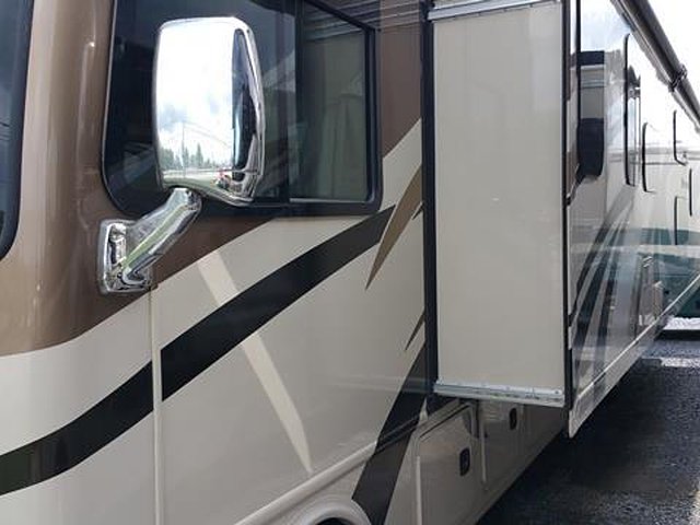 2016 Thor Motor Coach Windsport Photo