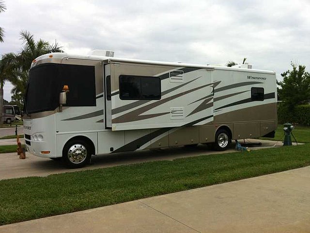 2008 Thor Motor Coach Windsport Photo