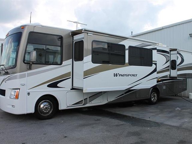 2012 Thor Motor Coach Windsport Photo