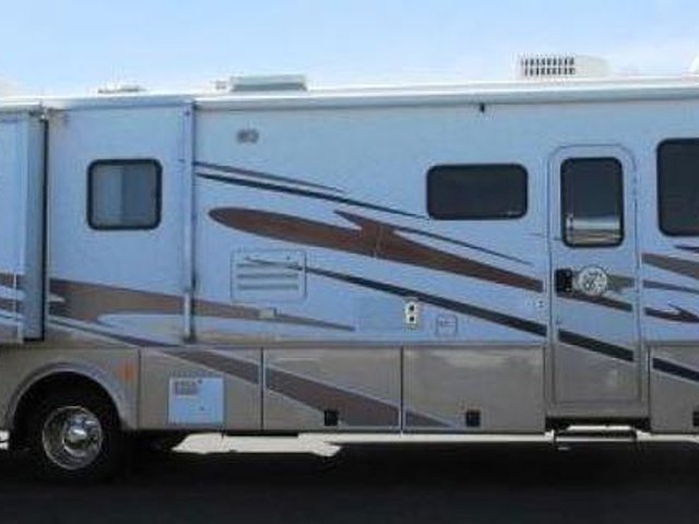 2005 Tiffin Photo