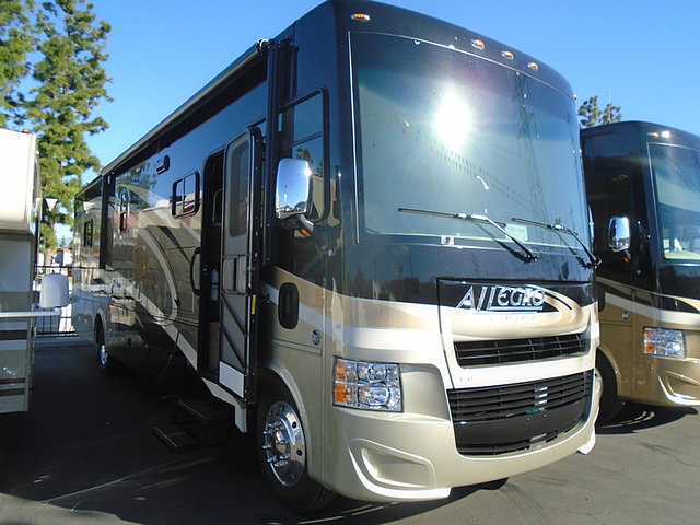 2015 Tiffin Allegro Photo