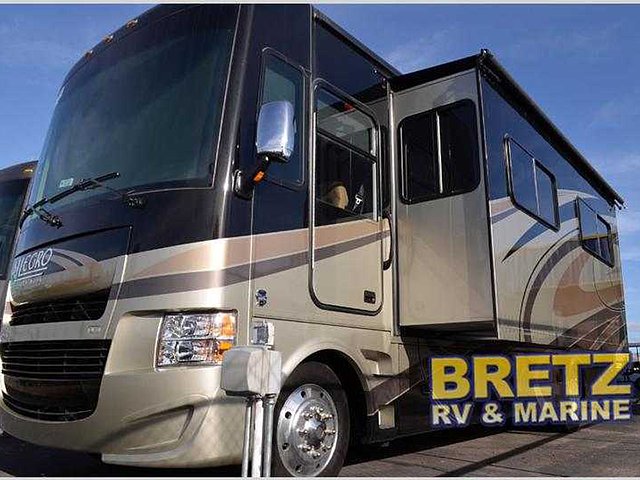 2015 Tiffin Allegro Photo