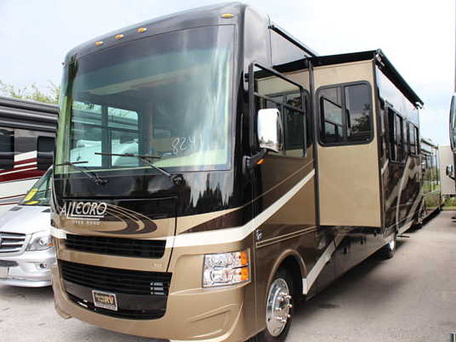 2015 Tiffin Allegro Photo