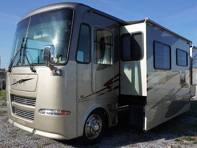 2005 Tiffin Allegro Bay Photo