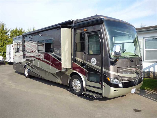 2014 Tiffin Allegro Breeze Photo